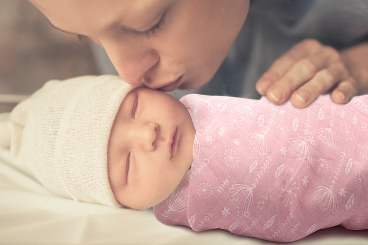 Bublo Baby Muslin Swaddle Blanket, Soft Silky Breathable Receiving Blanket for Boy & Girl, 47x47 Inches, 100% Cotton, Pink